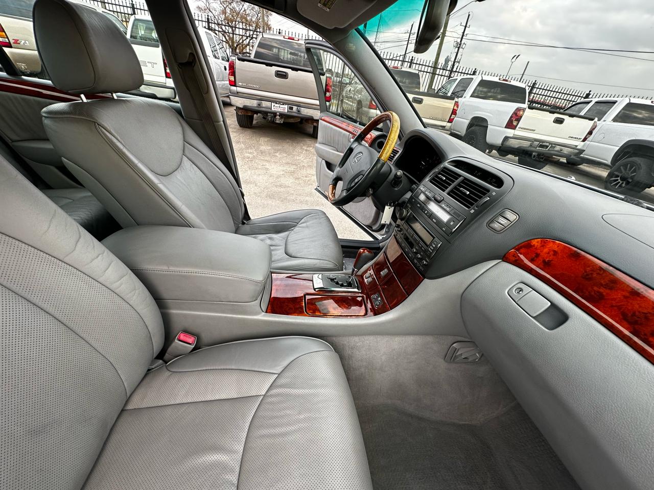 Lexus LS 430 Sedan 2004