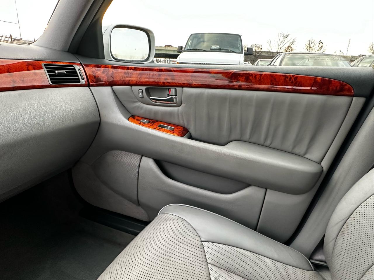 Lexus LS 430 Sedan 2004