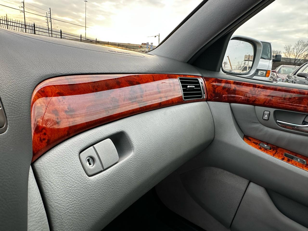 Lexus LS 430 Sedan 2004