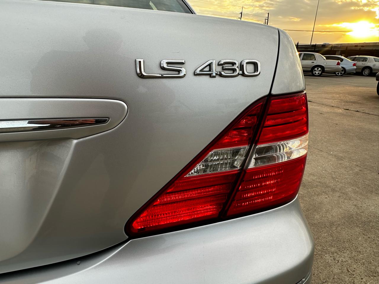 Lexus LS 430 Sedan 2004