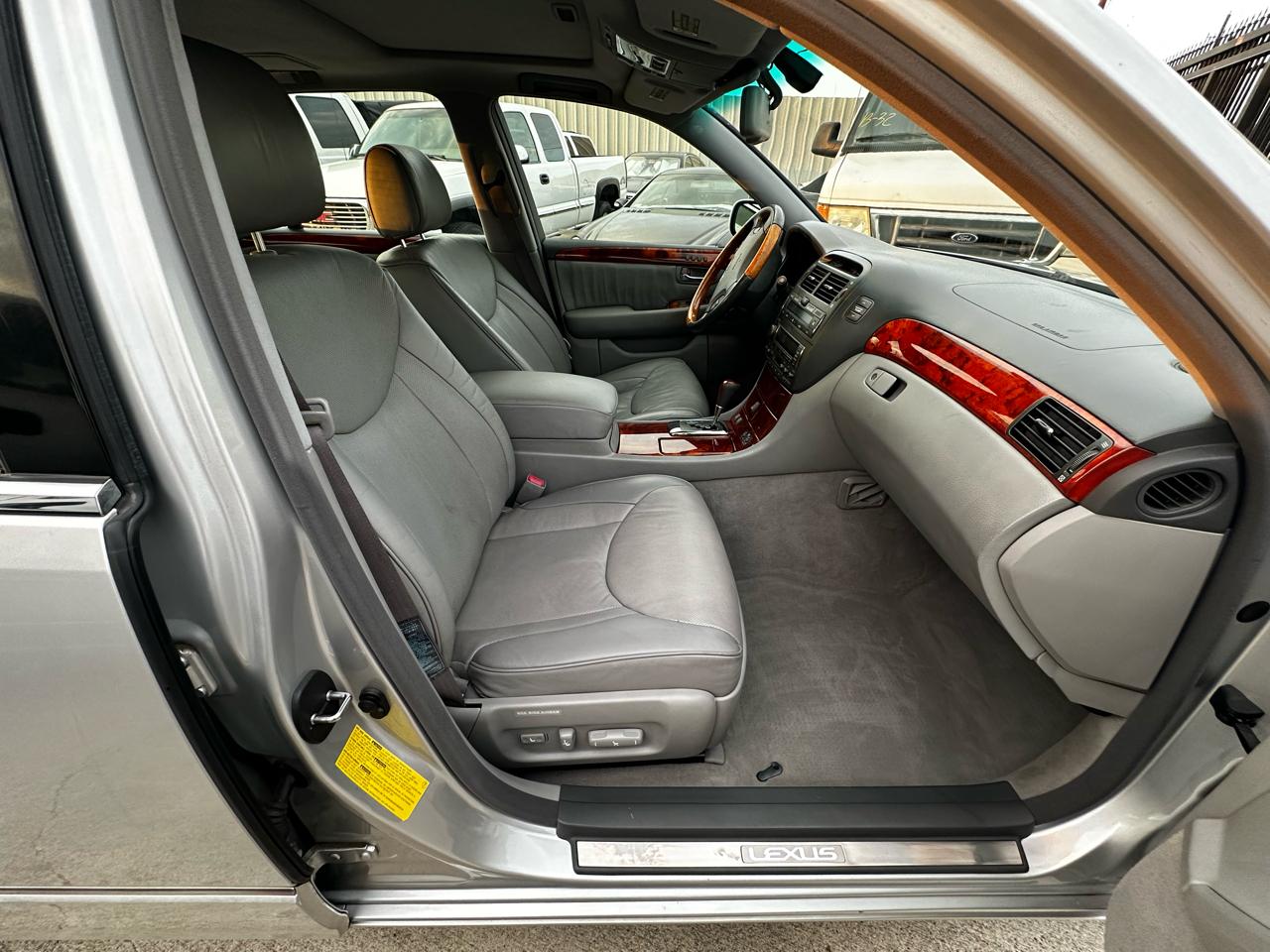 Lexus LS 430 Sedan 2004