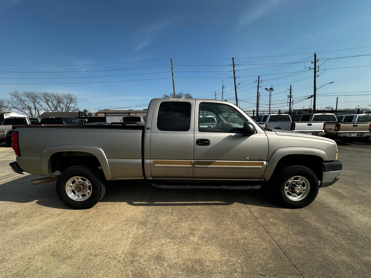 Chevrolet Silverado 2500HD LS Ext. Cab Short Bed 2WD 2003