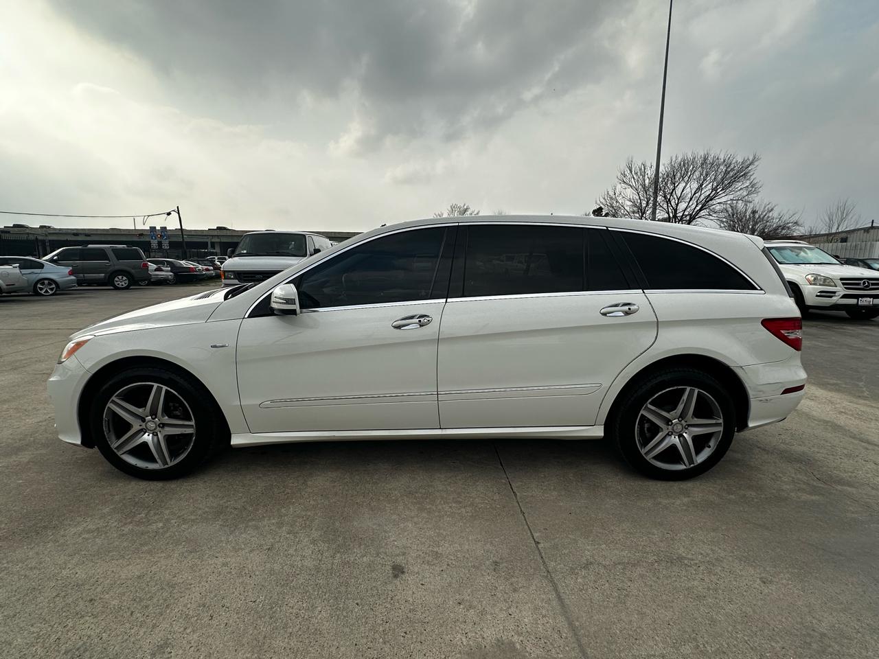Mercedes-Benz R-Class R350 4MATIC w/ 3rd Row 2012