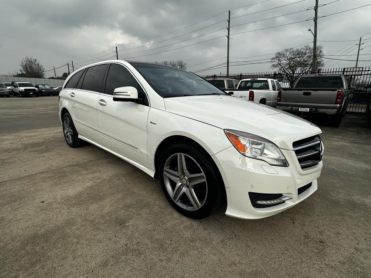 Mercedes-Benz R-Class R350 4MATIC w/ 3rd Row 2012