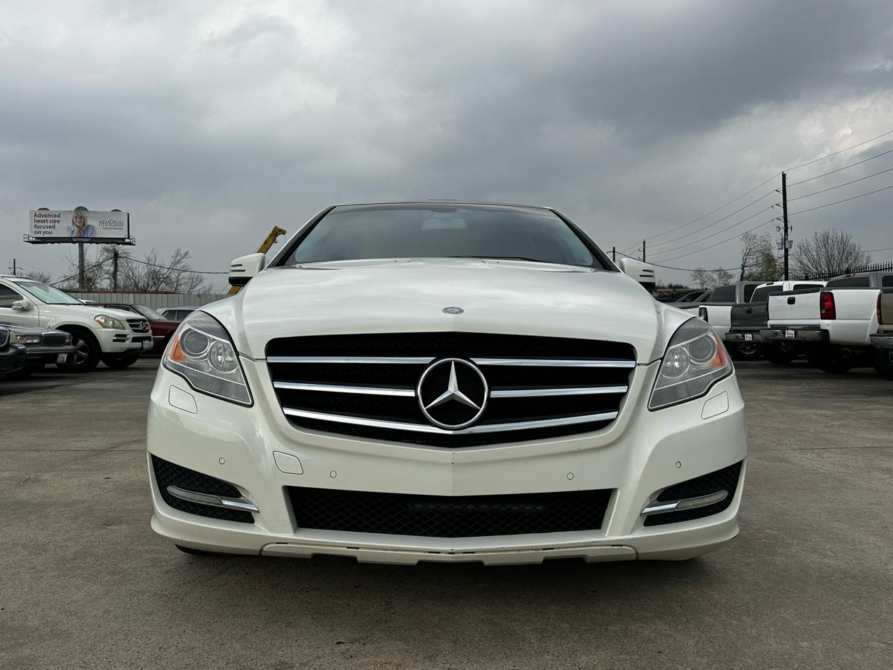 Mercedes-Benz R-Class R350 4MATIC w/ 3rd Row 2012