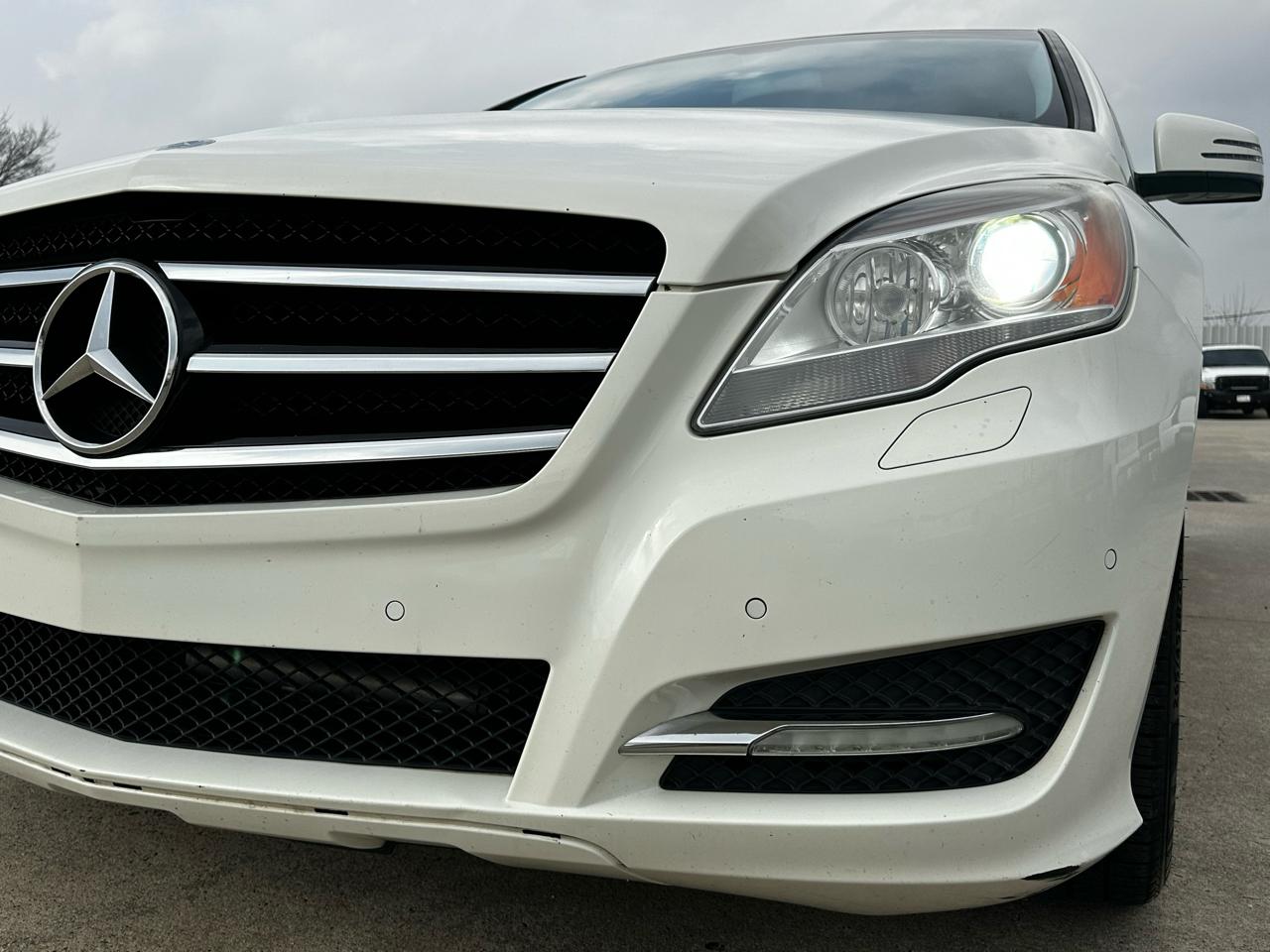 Mercedes-Benz R-Class R350 4MATIC w/ 3rd Row 2012