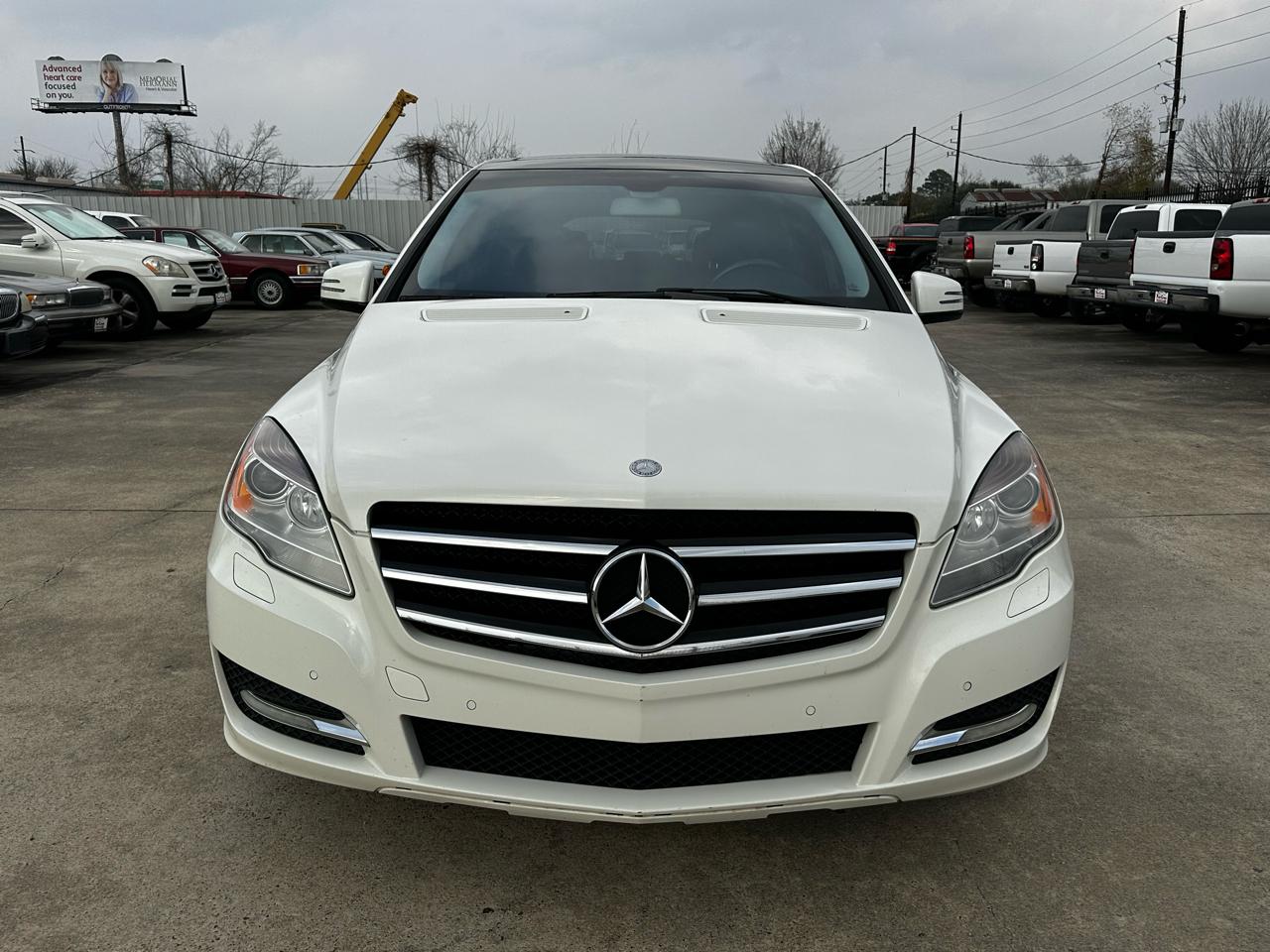 Mercedes-Benz R-Class R350 4MATIC w/ 3rd Row 2012