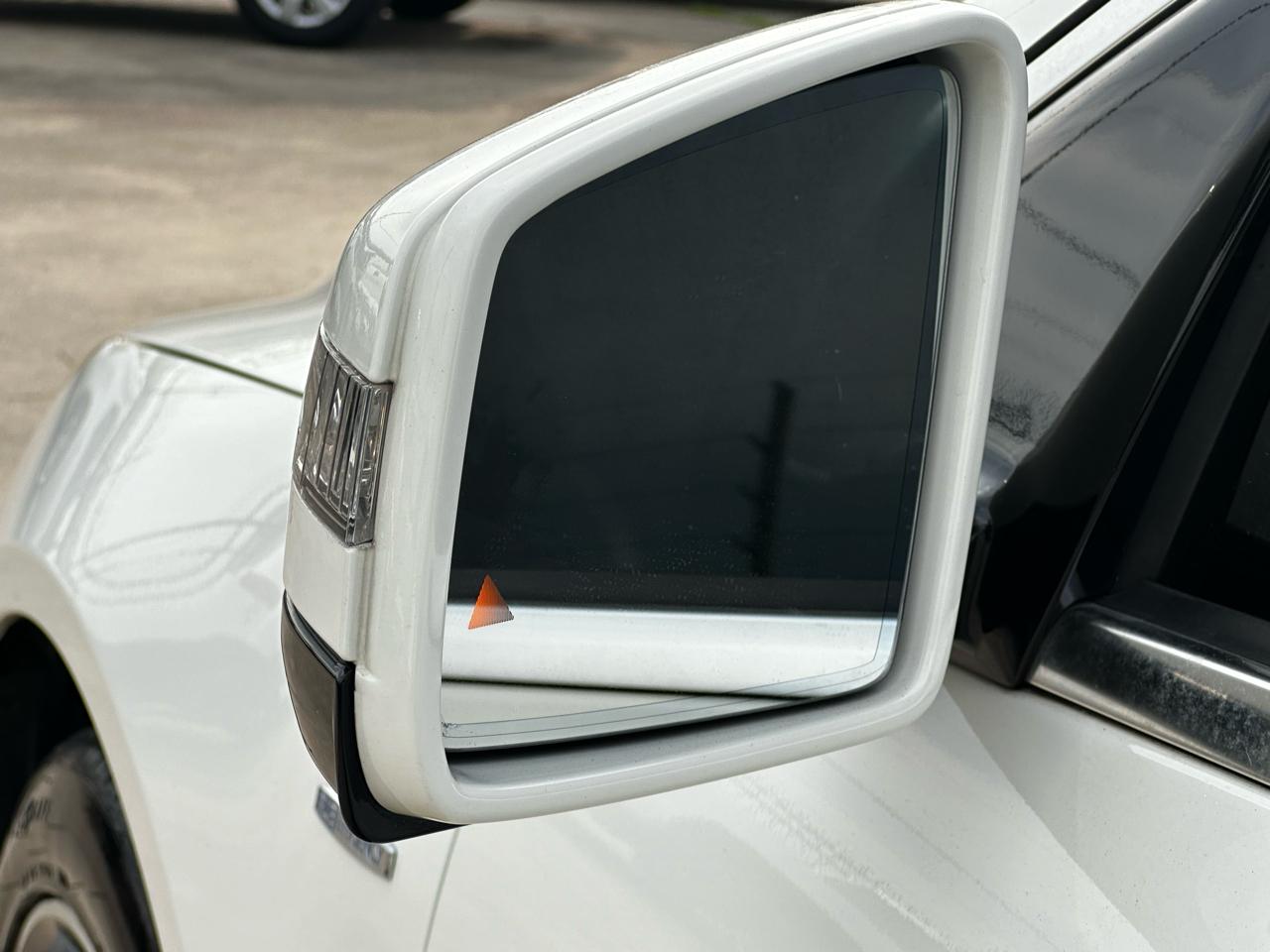 Mercedes-Benz R-Class R350 4MATIC w/ 3rd Row 2012