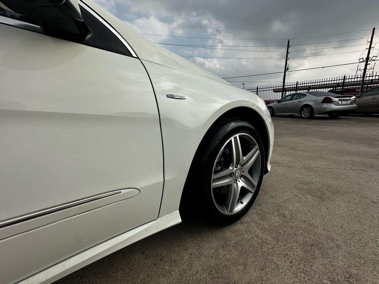 Mercedes-Benz R-Class R350 4MATIC w/ 3rd Row 2012