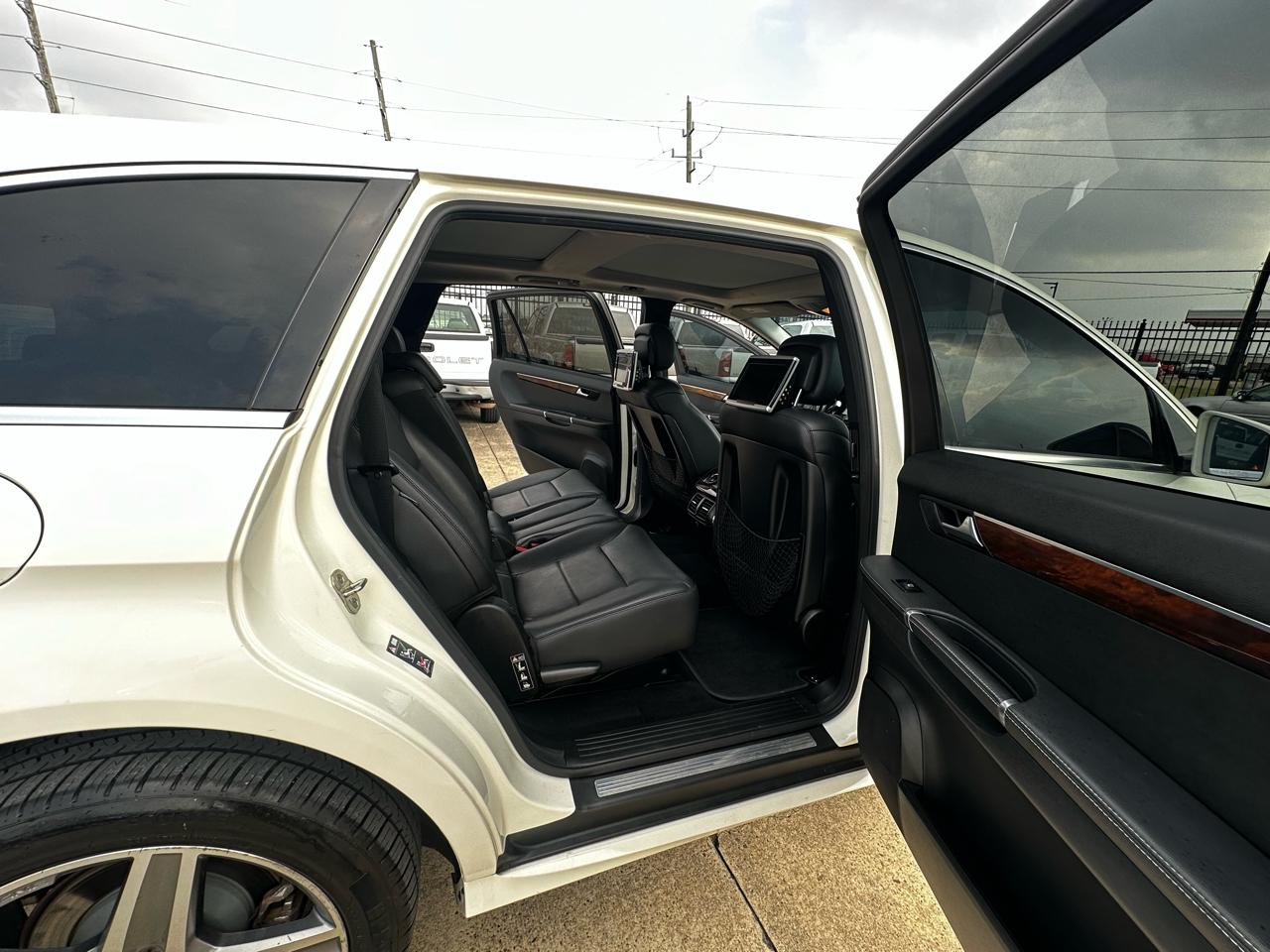 Mercedes-Benz R-Class R350 4MATIC w/ 3rd Row 2012