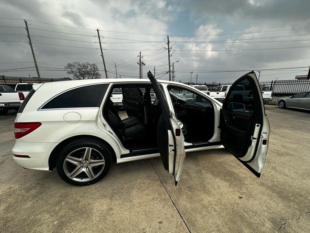 Mercedes-Benz R-Class R350 4MATIC w/ 3rd Row 2012