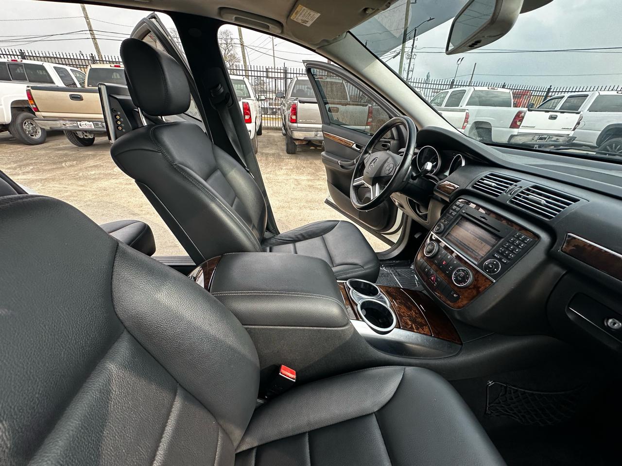 Mercedes-Benz R-Class R350 4MATIC w/ 3rd Row 2012