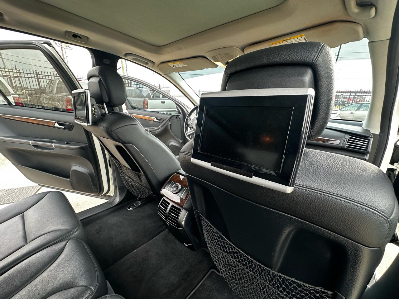 Mercedes-Benz R-Class R350 4MATIC w/ 3rd Row 2012