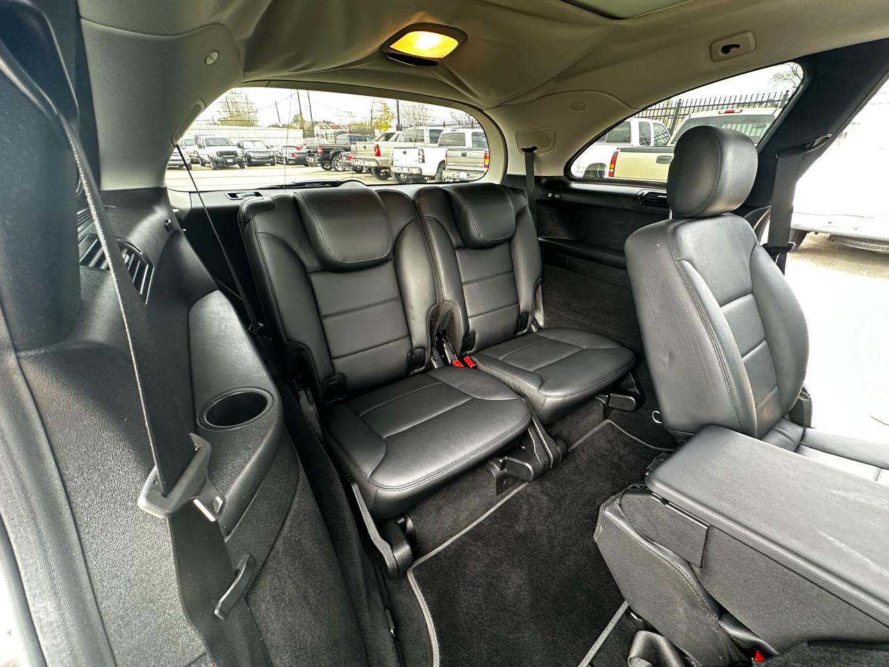 Mercedes-Benz R-Class R350 4MATIC w/ 3rd Row 2012