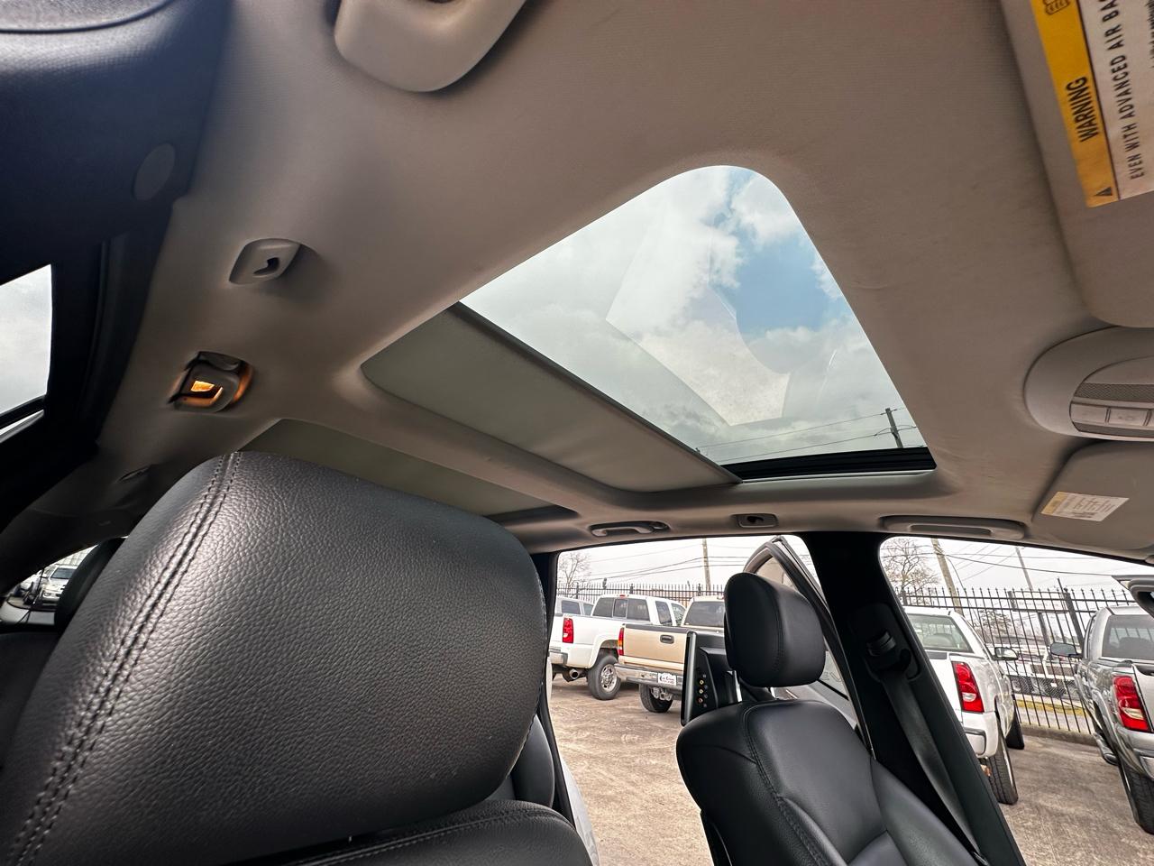 Mercedes-Benz R-Class R350 4MATIC w/ 3rd Row 2012