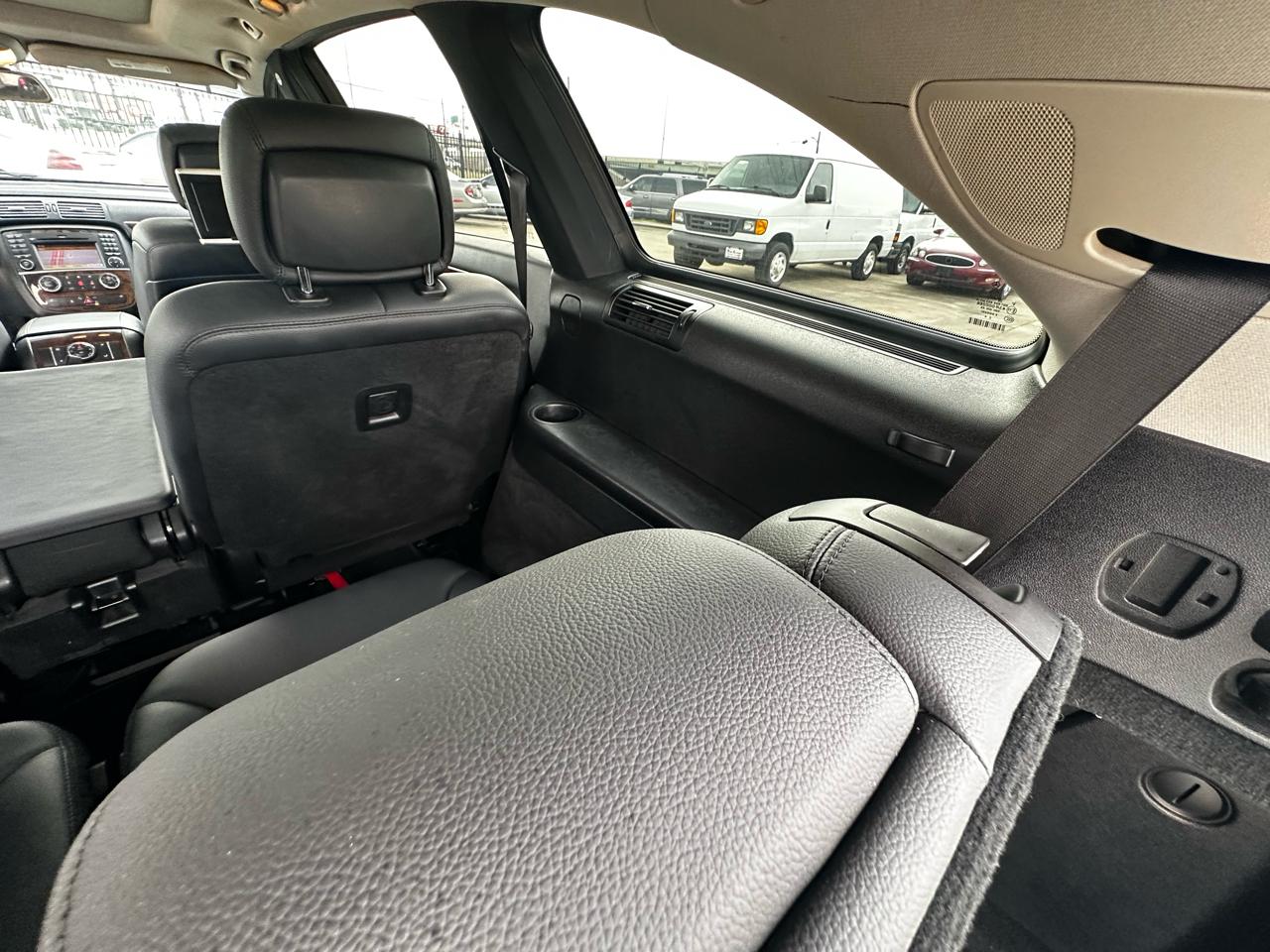 Mercedes-Benz R-Class R350 4MATIC w/ 3rd Row 2012