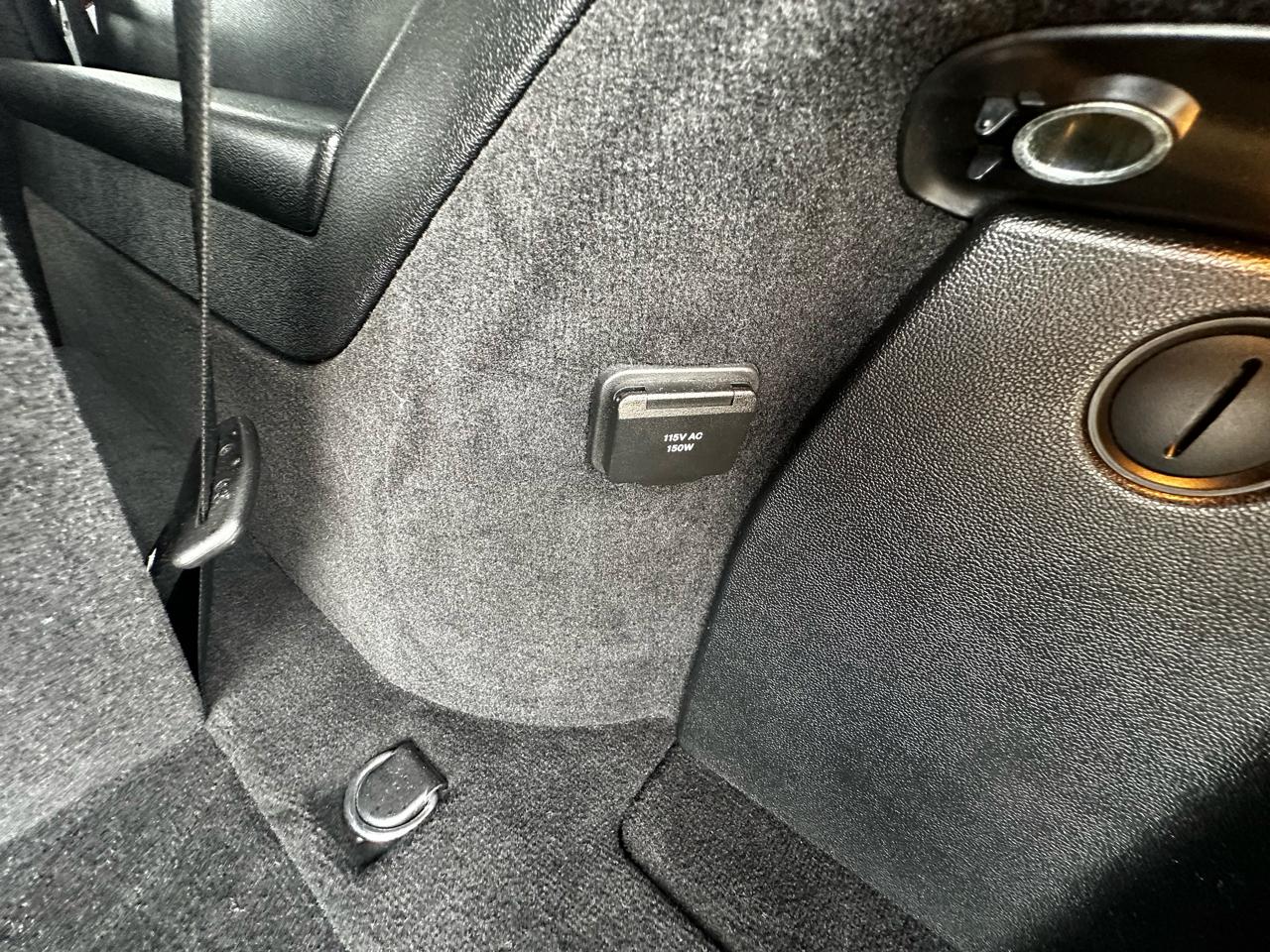 Mercedes-Benz R-Class R350 4MATIC w/ 3rd Row 2012