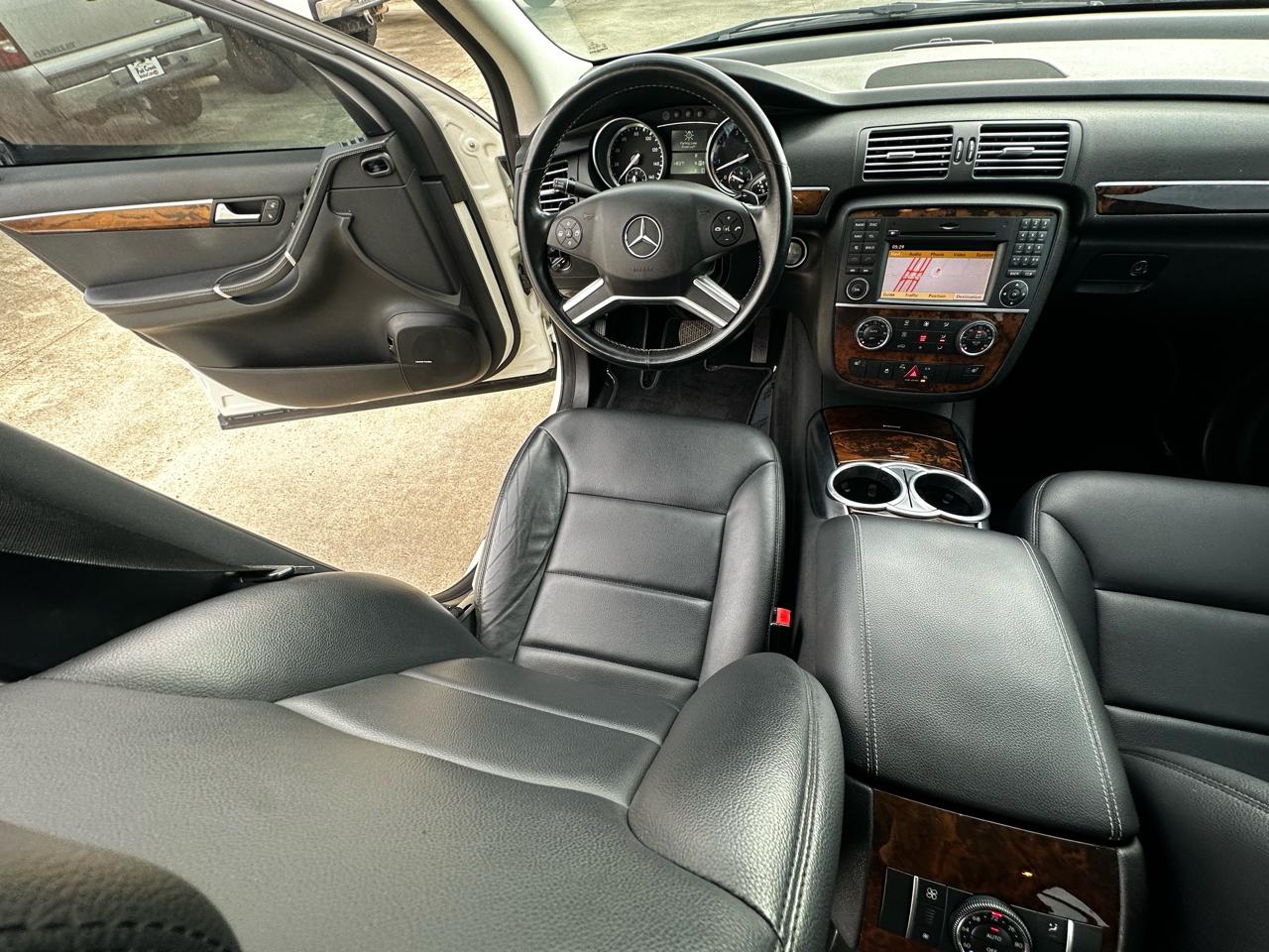 Mercedes-Benz R-Class R350 4MATIC w/ 3rd Row 2012