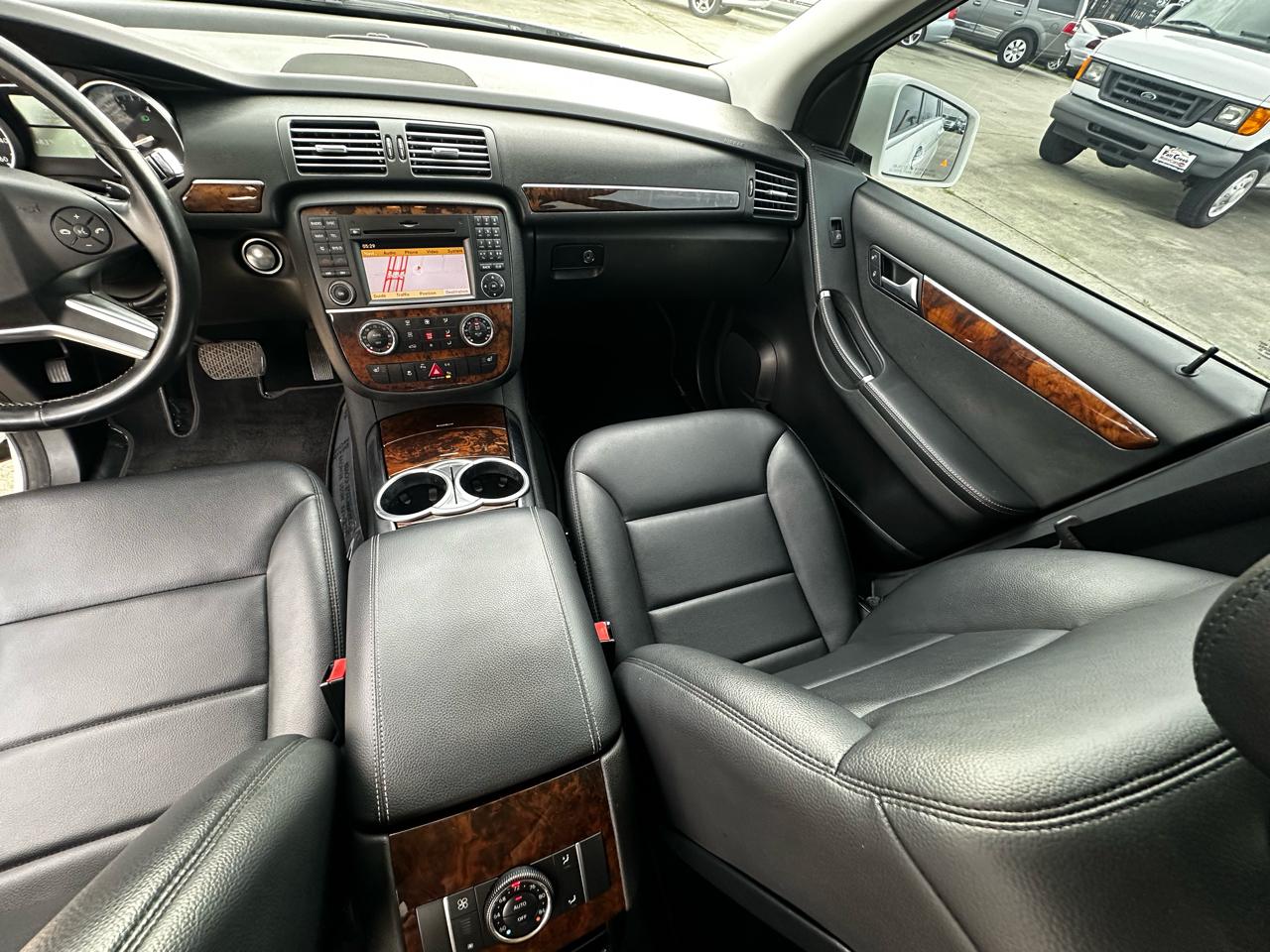 Mercedes-Benz R-Class R350 4MATIC w/ 3rd Row 2012