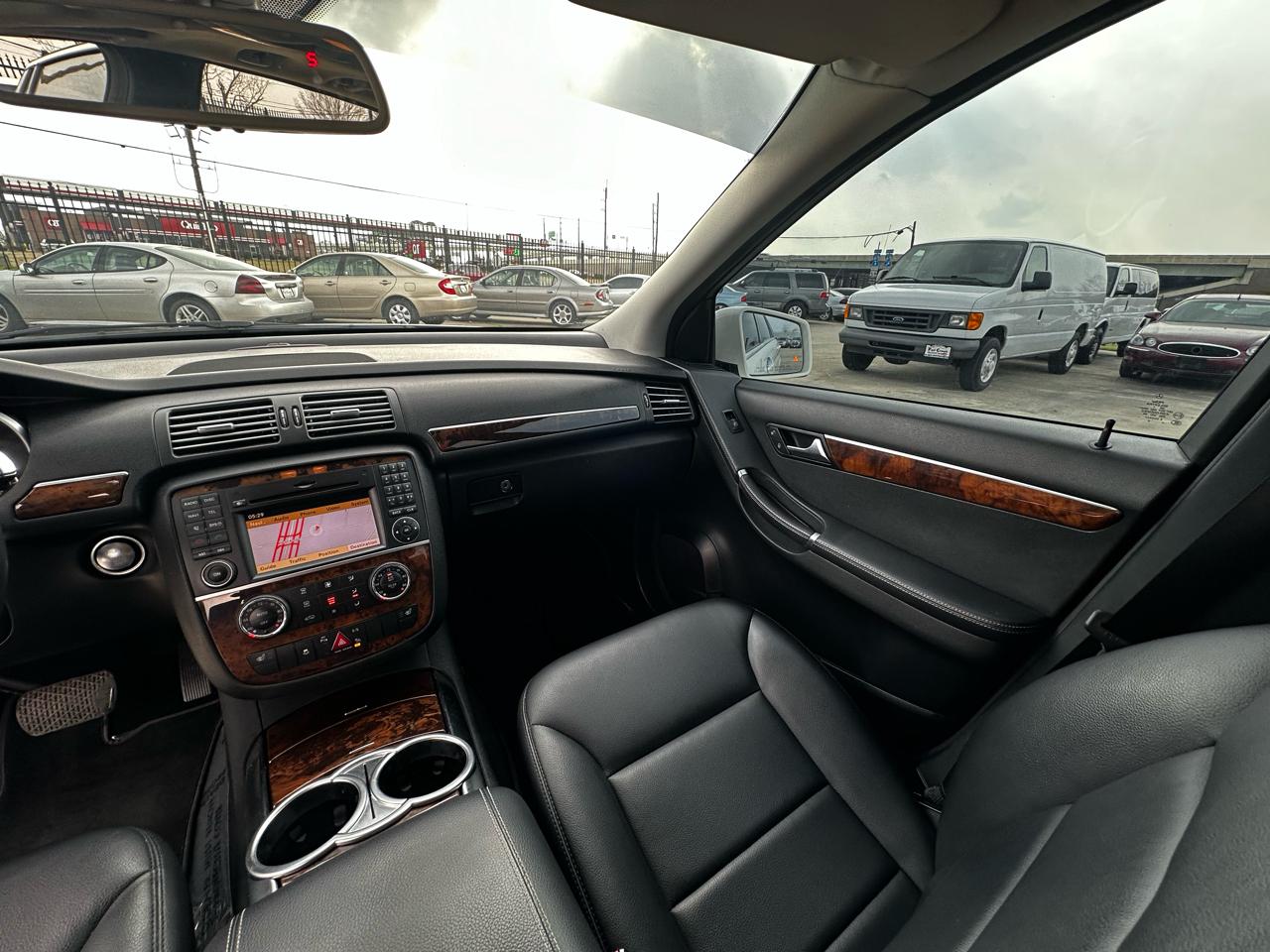 Mercedes-Benz R-Class R350 4MATIC w/ 3rd Row 2012