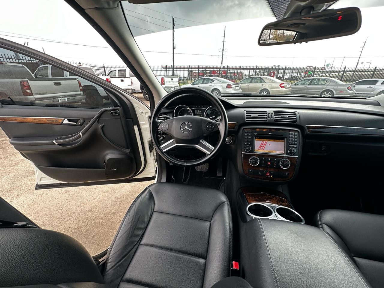 Mercedes-Benz R-Class R350 4MATIC w/ 3rd Row 2012