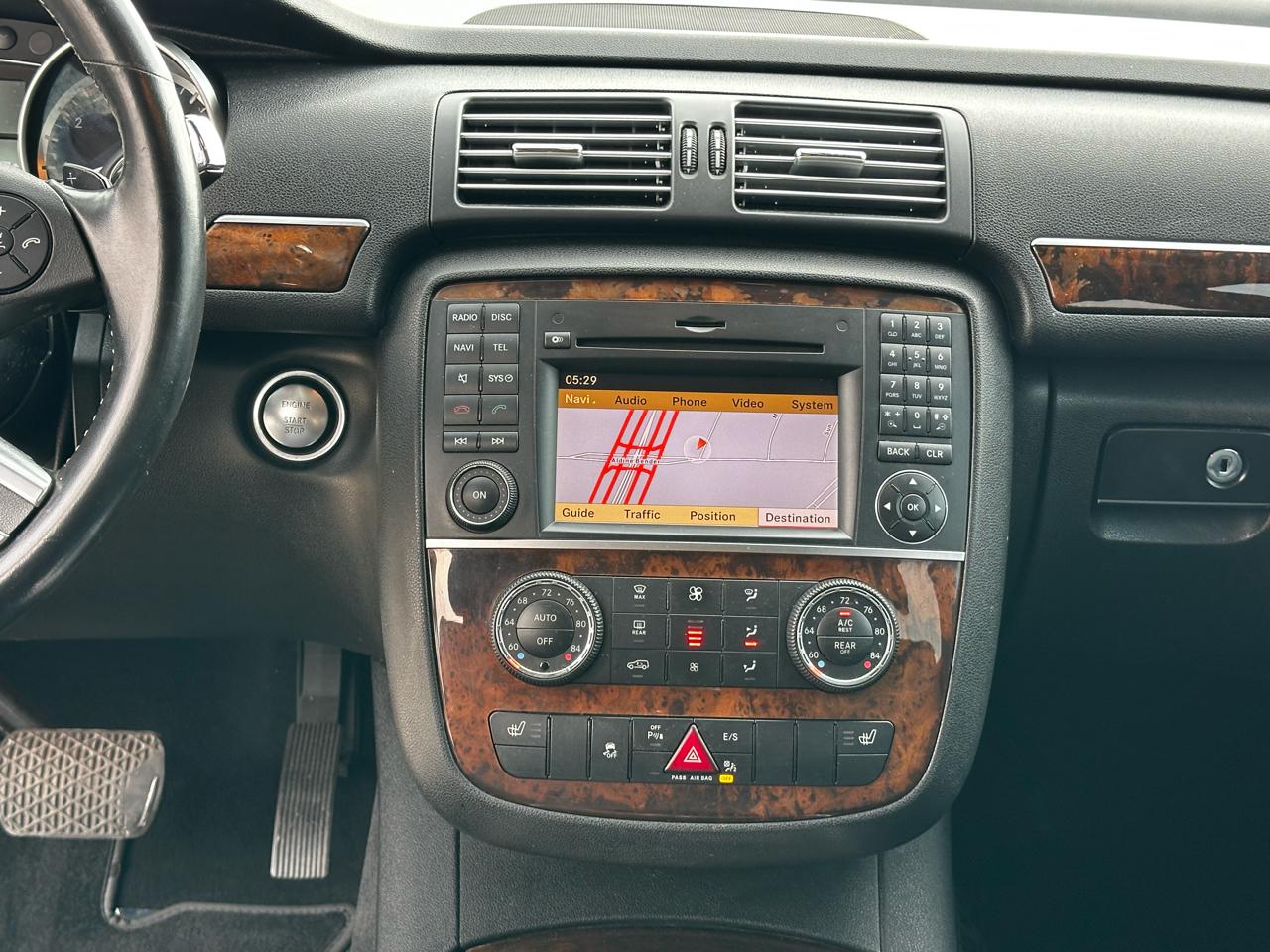 Mercedes-Benz R-Class R350 4MATIC w/ 3rd Row 2012