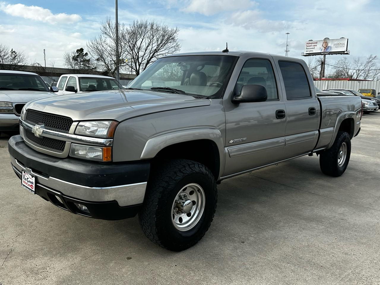 Chevrolet Silverado 2500HD LT Crew Cab Short Bed 4WD 2003