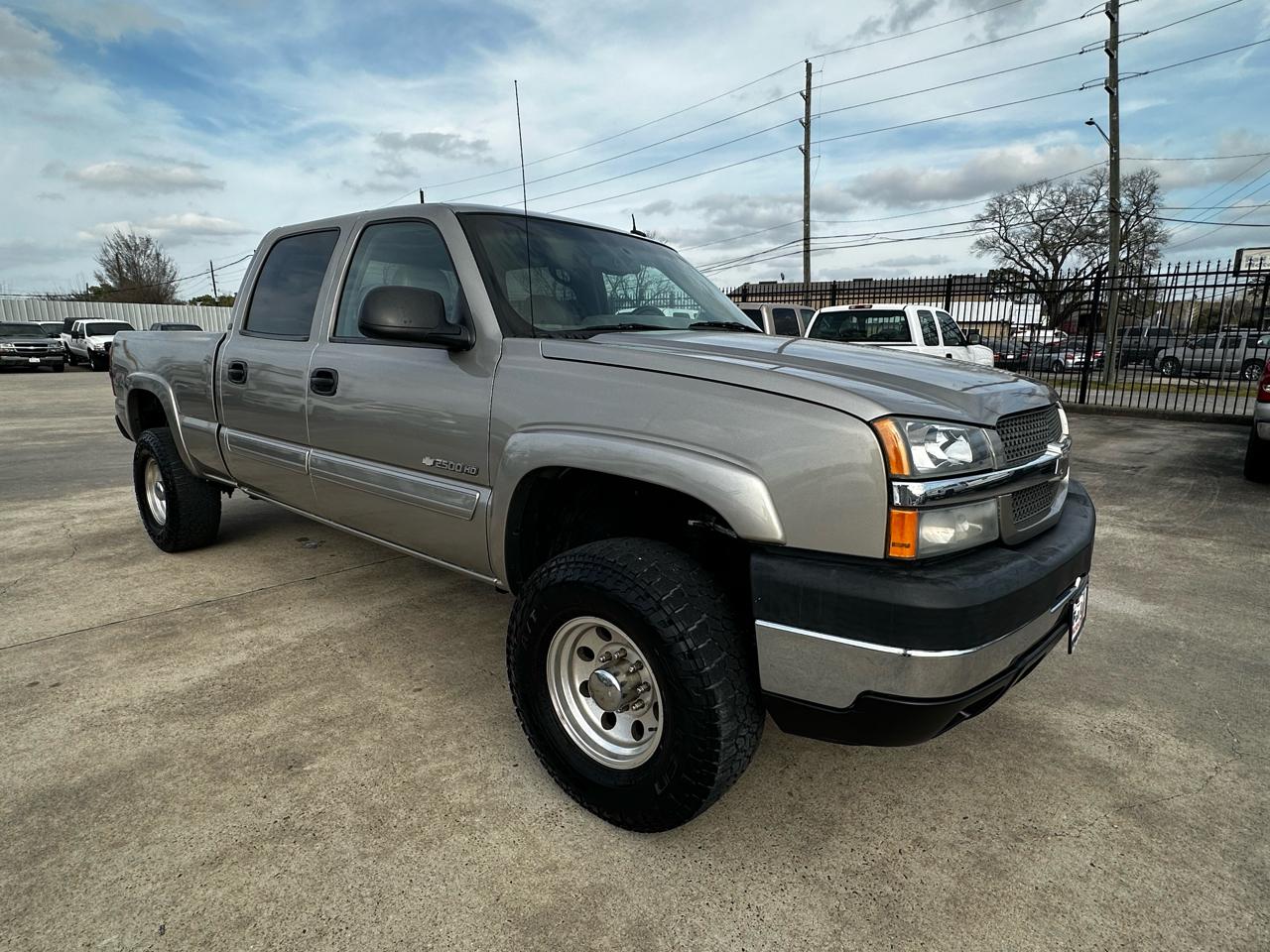 Chevrolet Silverado 2500HD LT Crew Cab Short Bed 4WD 2003