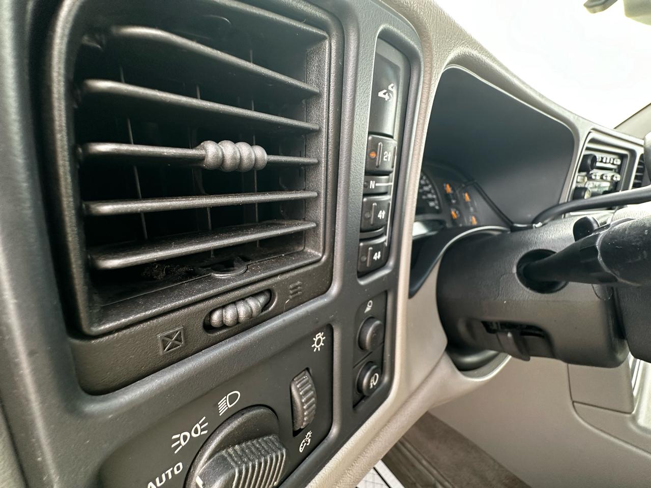 Chevrolet Silverado 2500HD LT Crew Cab Short Bed 4WD 2003