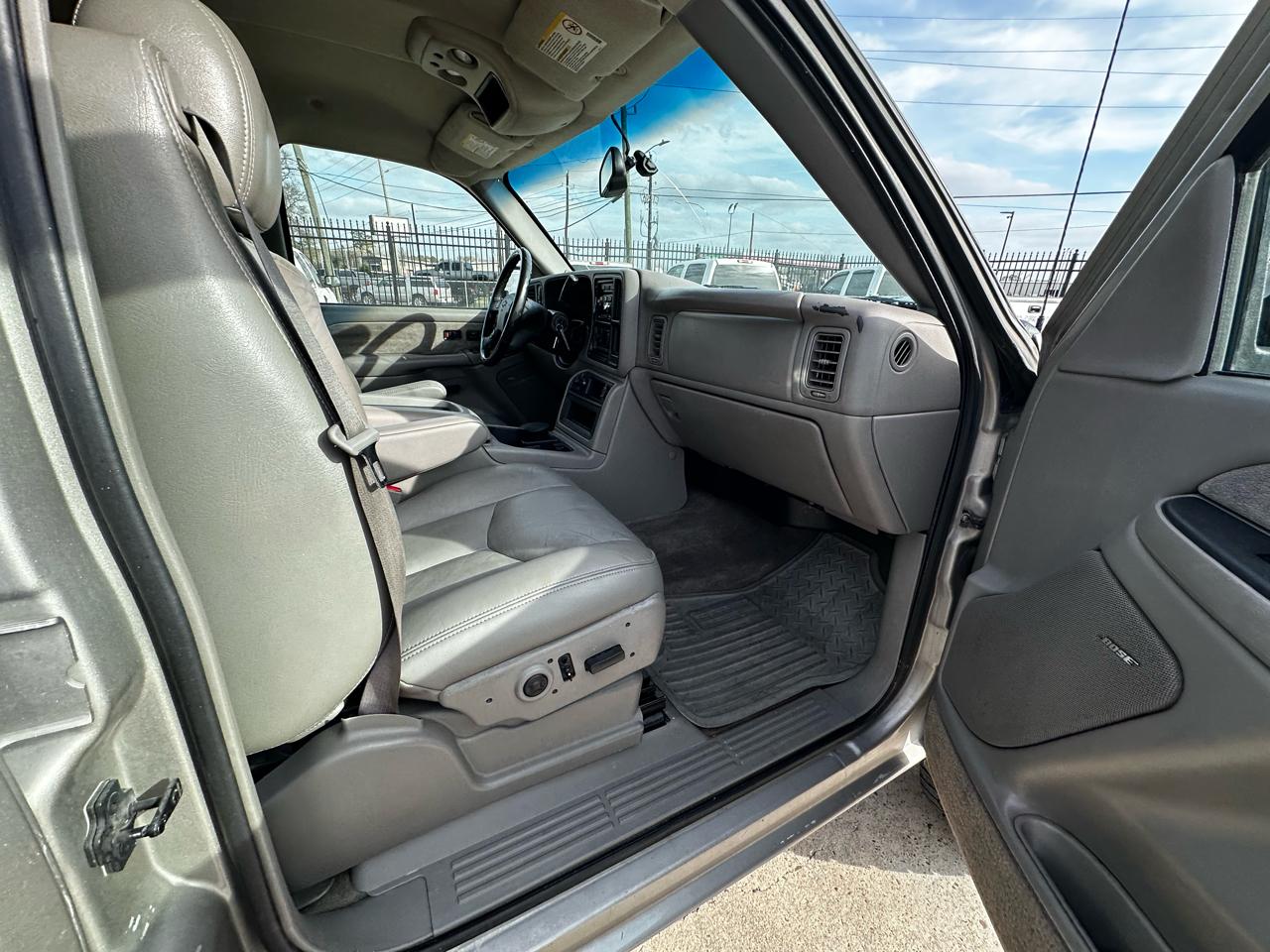 Chevrolet Silverado 2500HD LT Crew Cab Short Bed 4WD 2003