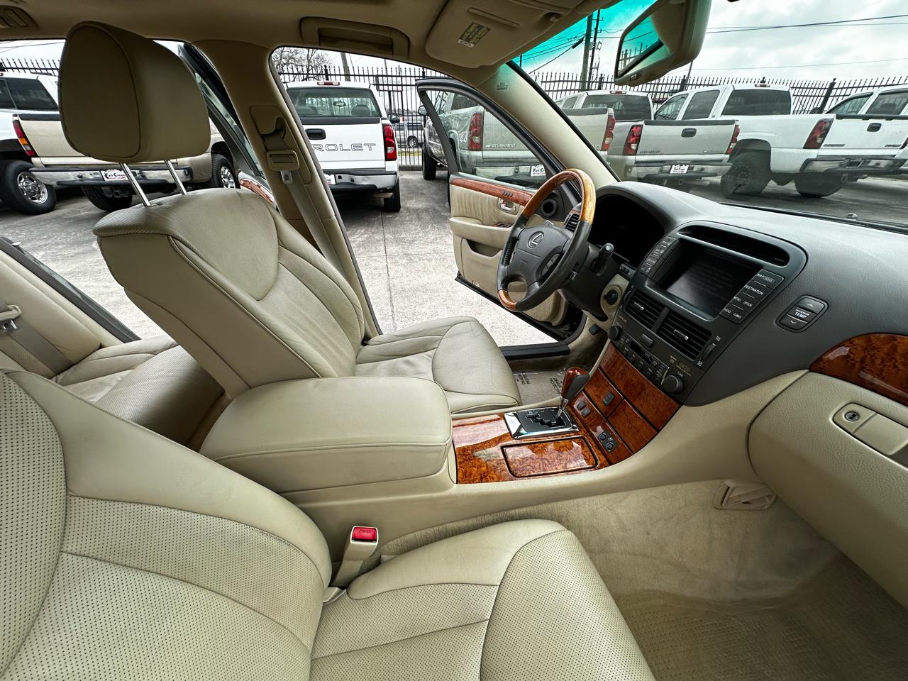 Lexus LS 430  2005
