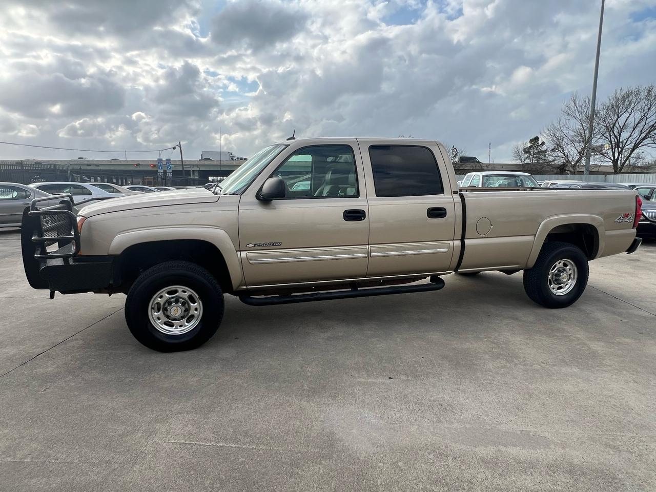 Chevrolet Silverado 2500HD LT Crew Cab Long Bed 4WD 2004