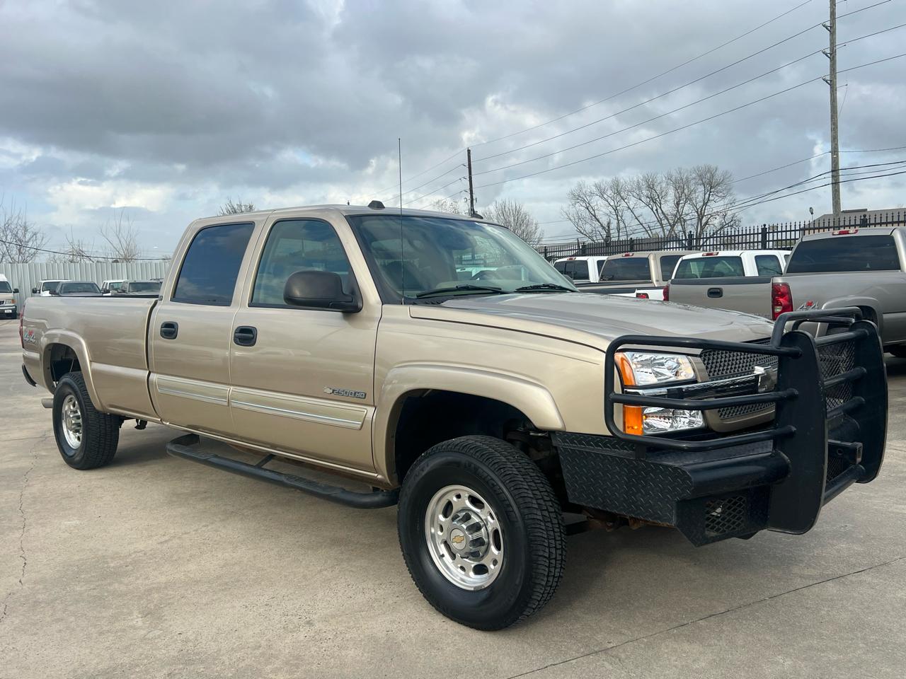 Chevrolet Silverado 2500HD LT Crew Cab Long Bed 4WD 2004
