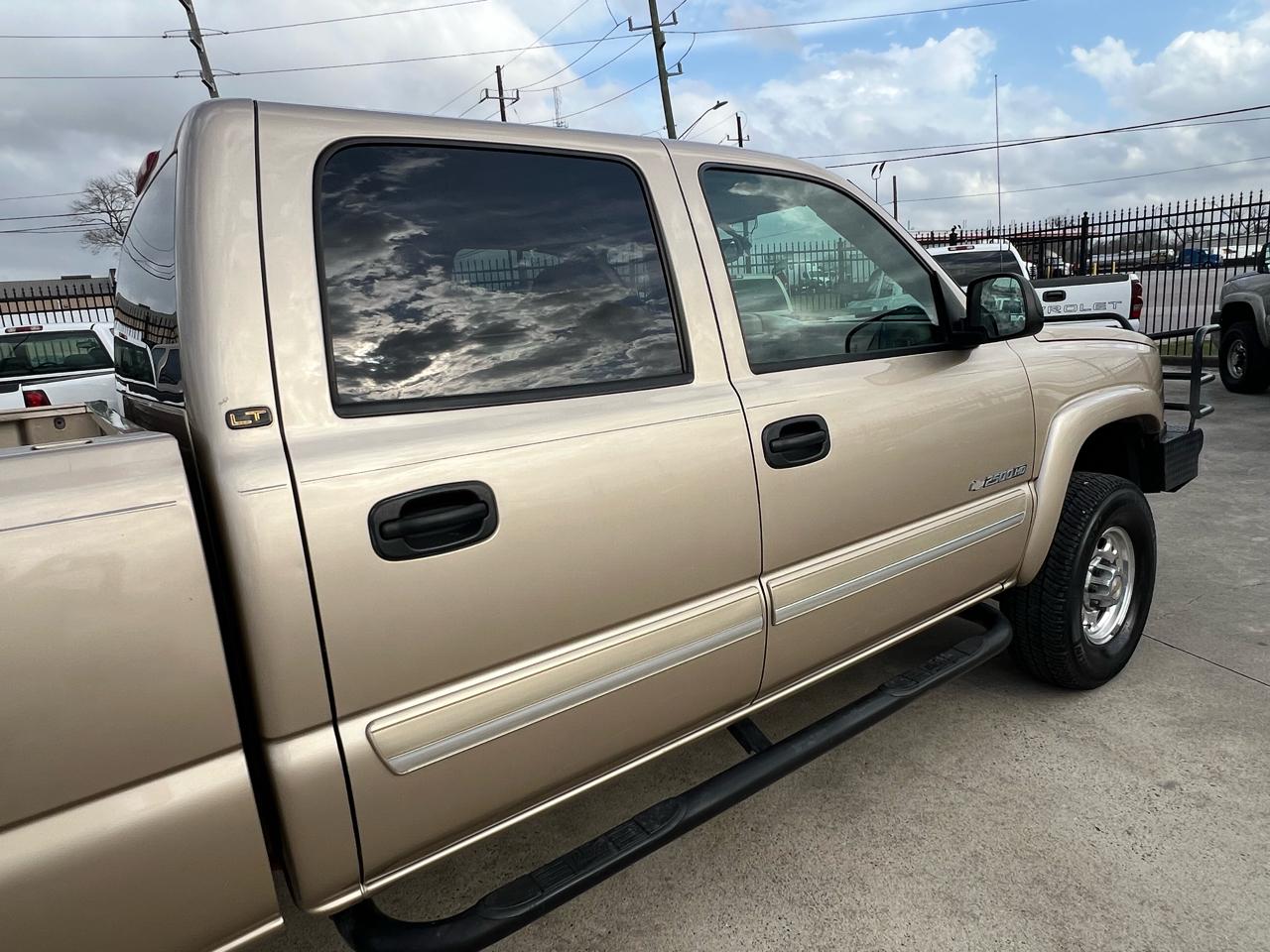 Chevrolet Silverado 2500HD LT Crew Cab Long Bed 4WD 2004