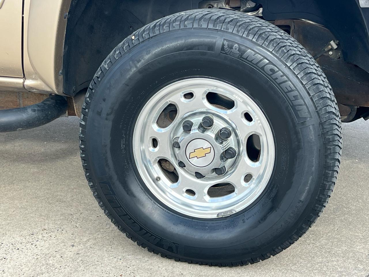 Chevrolet Silverado 2500HD LT Crew Cab Long Bed 4WD 2004