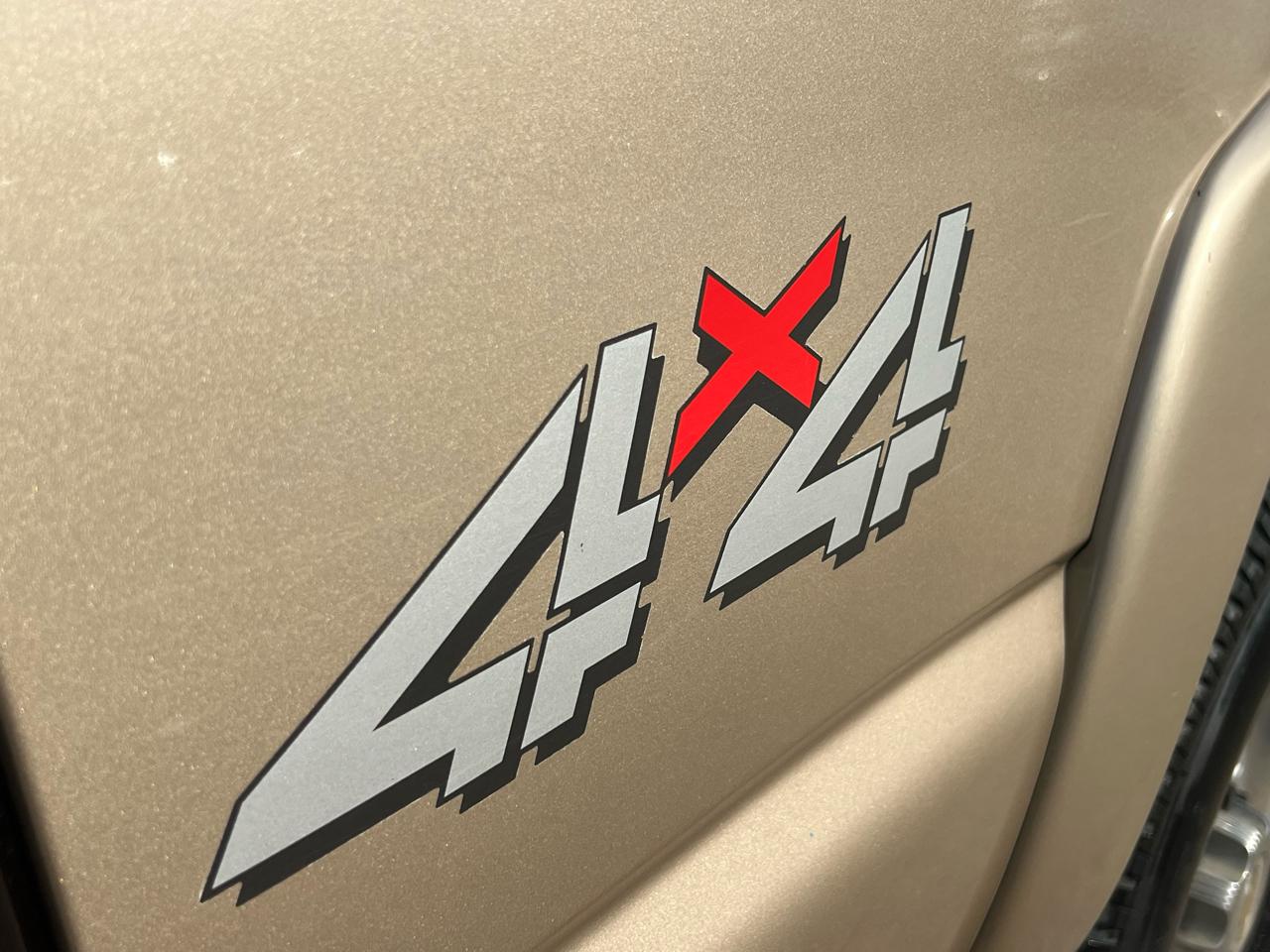 Chevrolet Silverado 2500HD LT Crew Cab Long Bed 4WD 2004