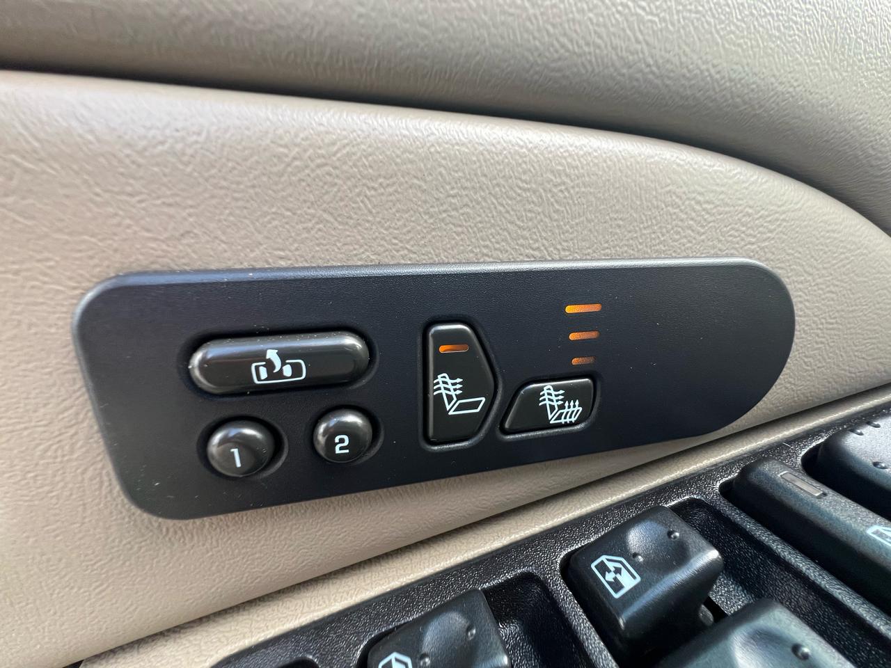 Chevrolet Silverado 2500HD LT Crew Cab Long Bed 4WD 2004