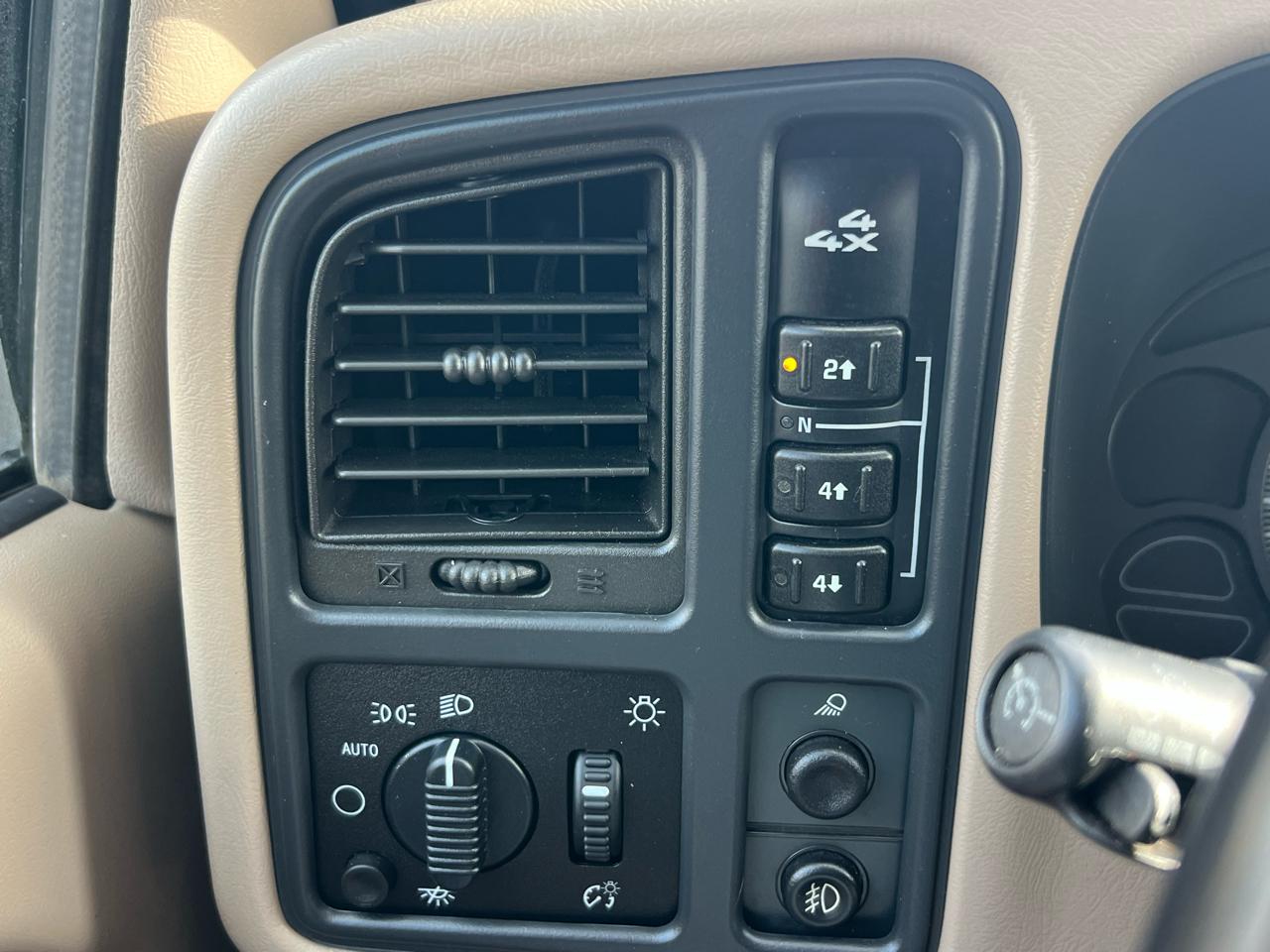 Chevrolet Silverado 2500HD LT Crew Cab Long Bed 4WD 2004