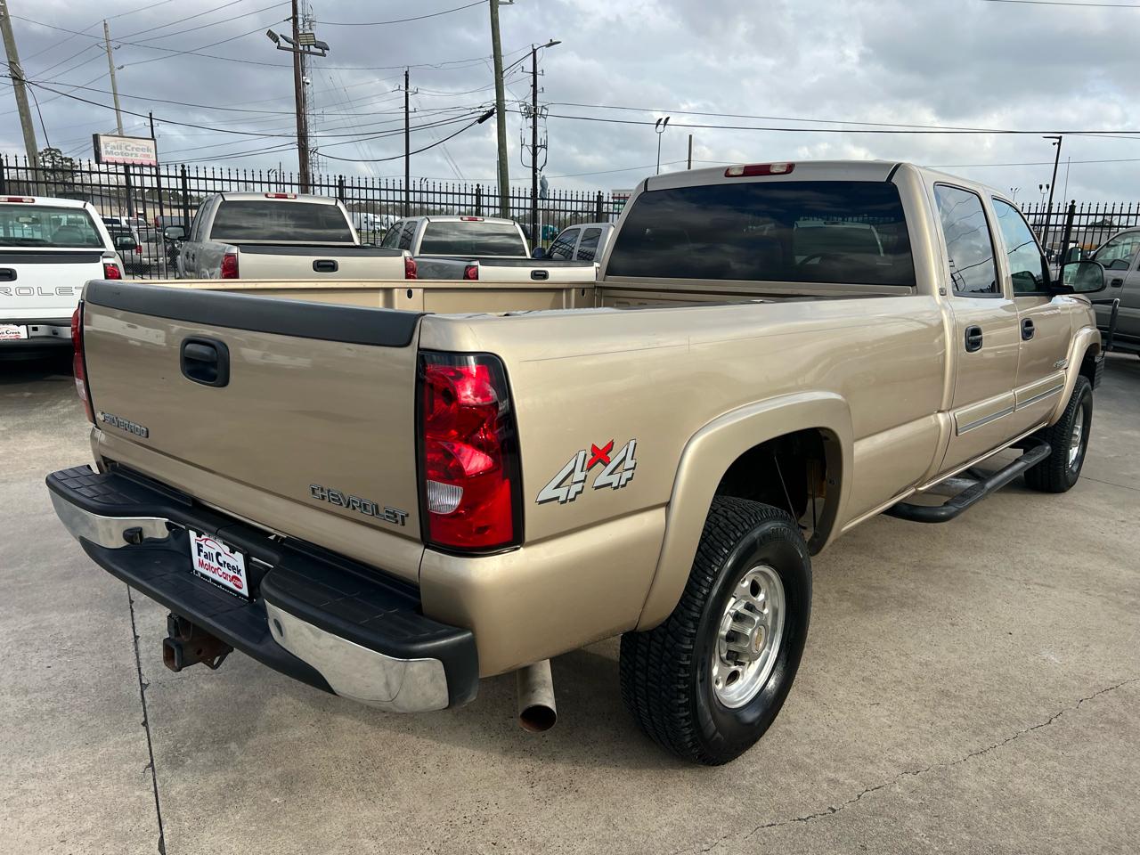Chevrolet Silverado 2500HD LT Crew Cab Long Bed 4WD 2004