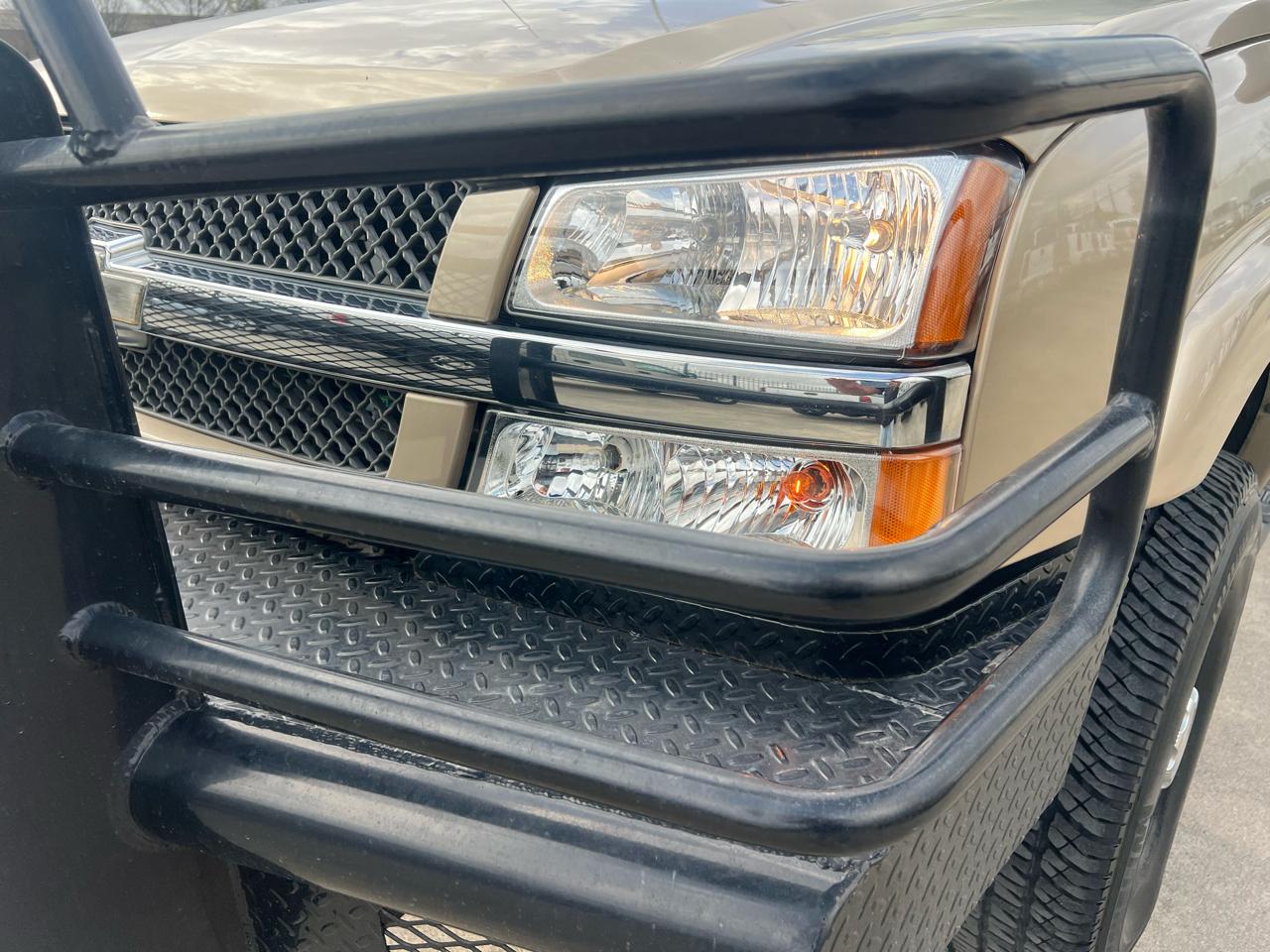 Chevrolet Silverado 2500HD LT Crew Cab Long Bed 4WD 2004