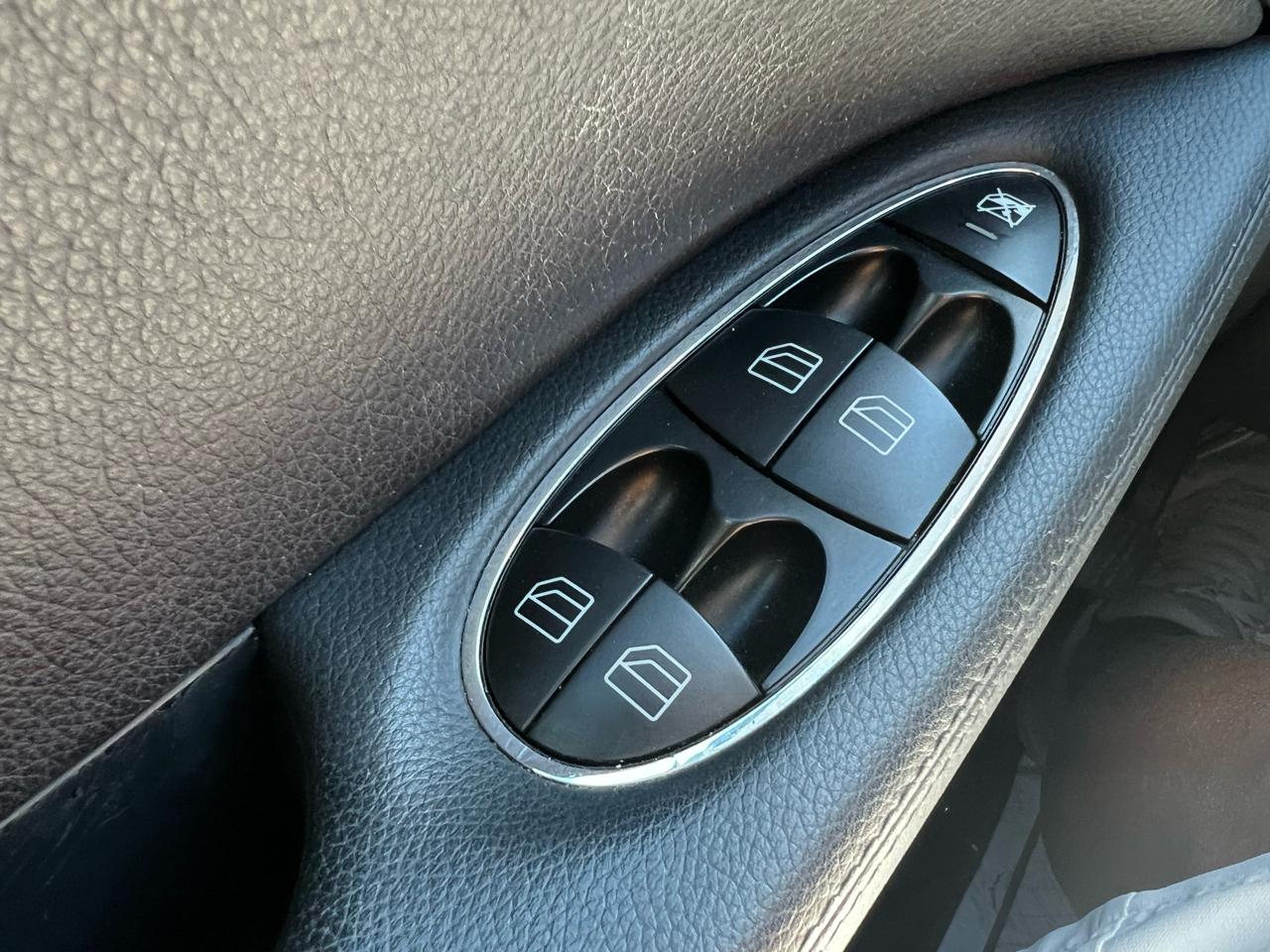 Mercedes-Benz CLS-Class CLS500 4-Door Coupe 2006