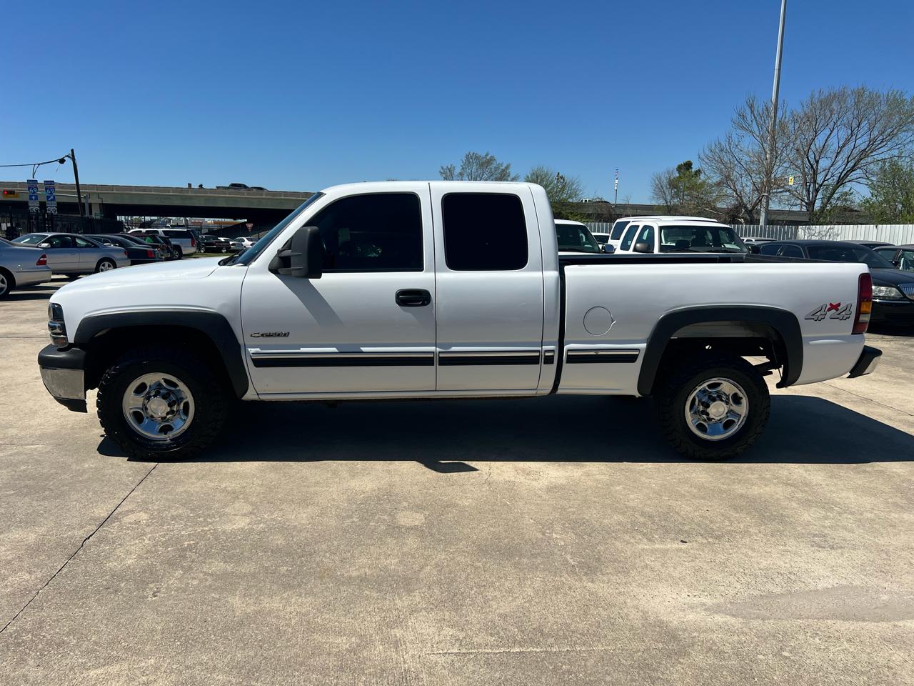 Chevrolet Silverado 2500 LT Ext. Cab 4-Door Short Bed 4WD 2002