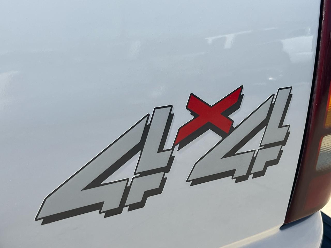 Chevrolet Silverado 2500 LT Ext. Cab 4-Door Short Bed 4WD 2002