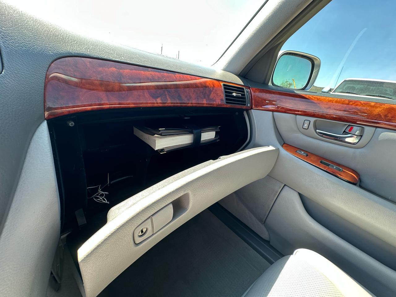 Lexus LS 430 Sedan 2004