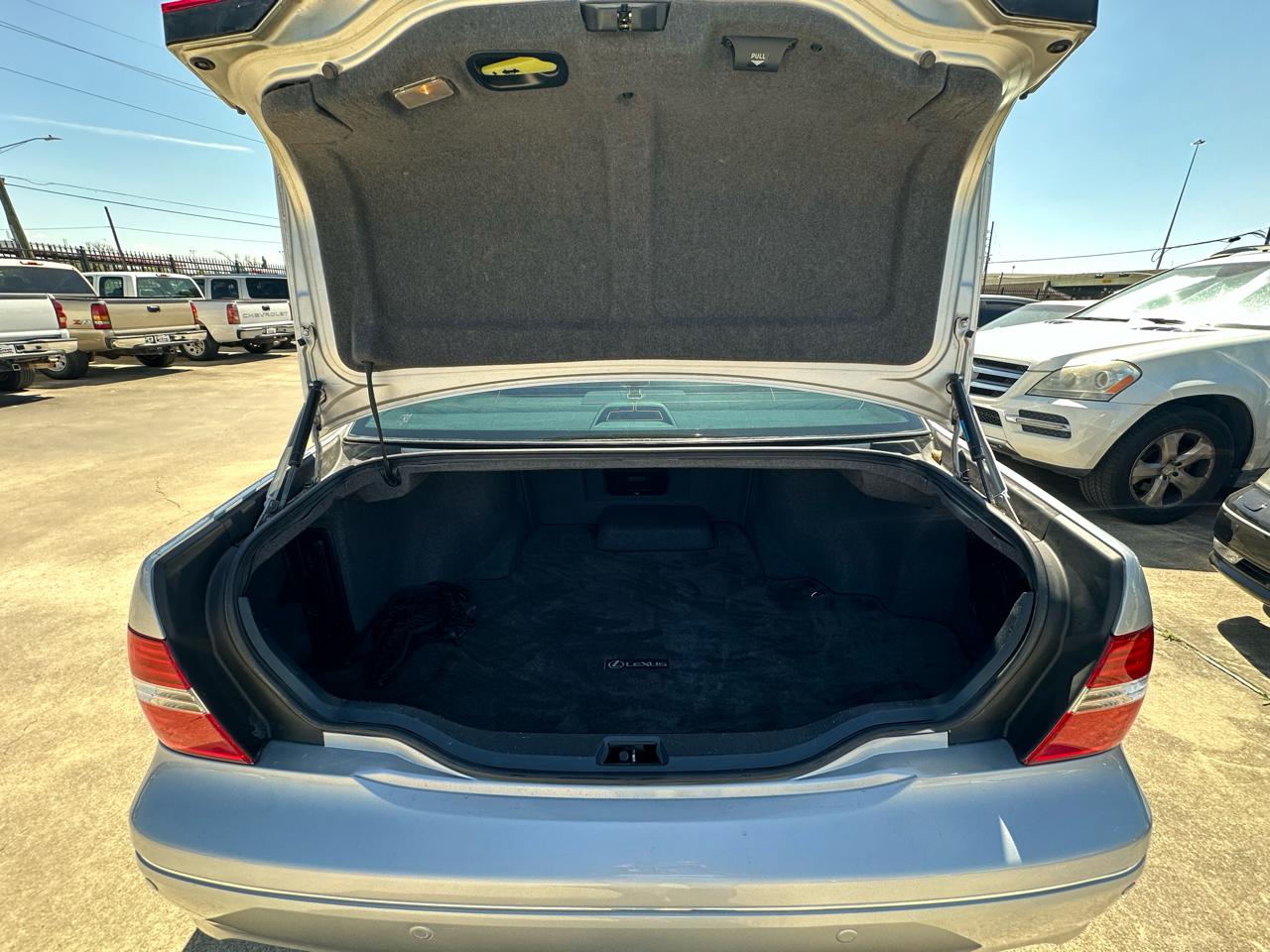 Lexus LS 430 Sedan 2004