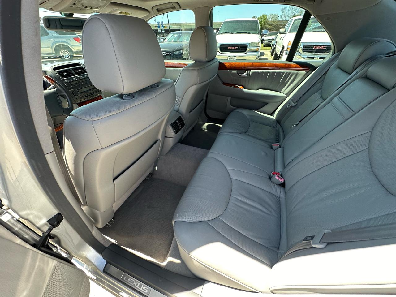 Lexus LS 430 Sedan 2004