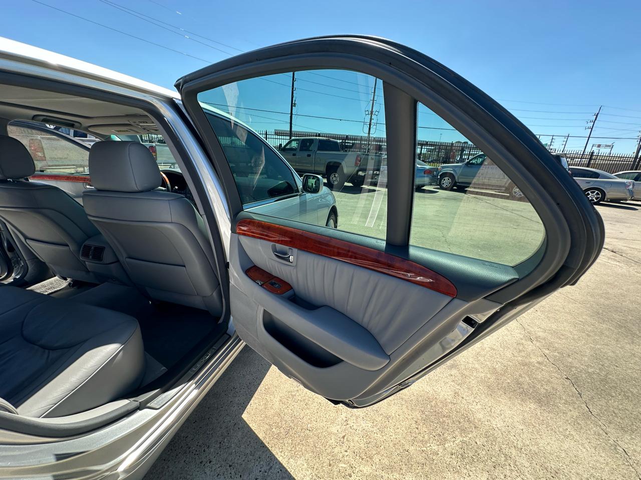 Lexus LS 430 Sedan 2004