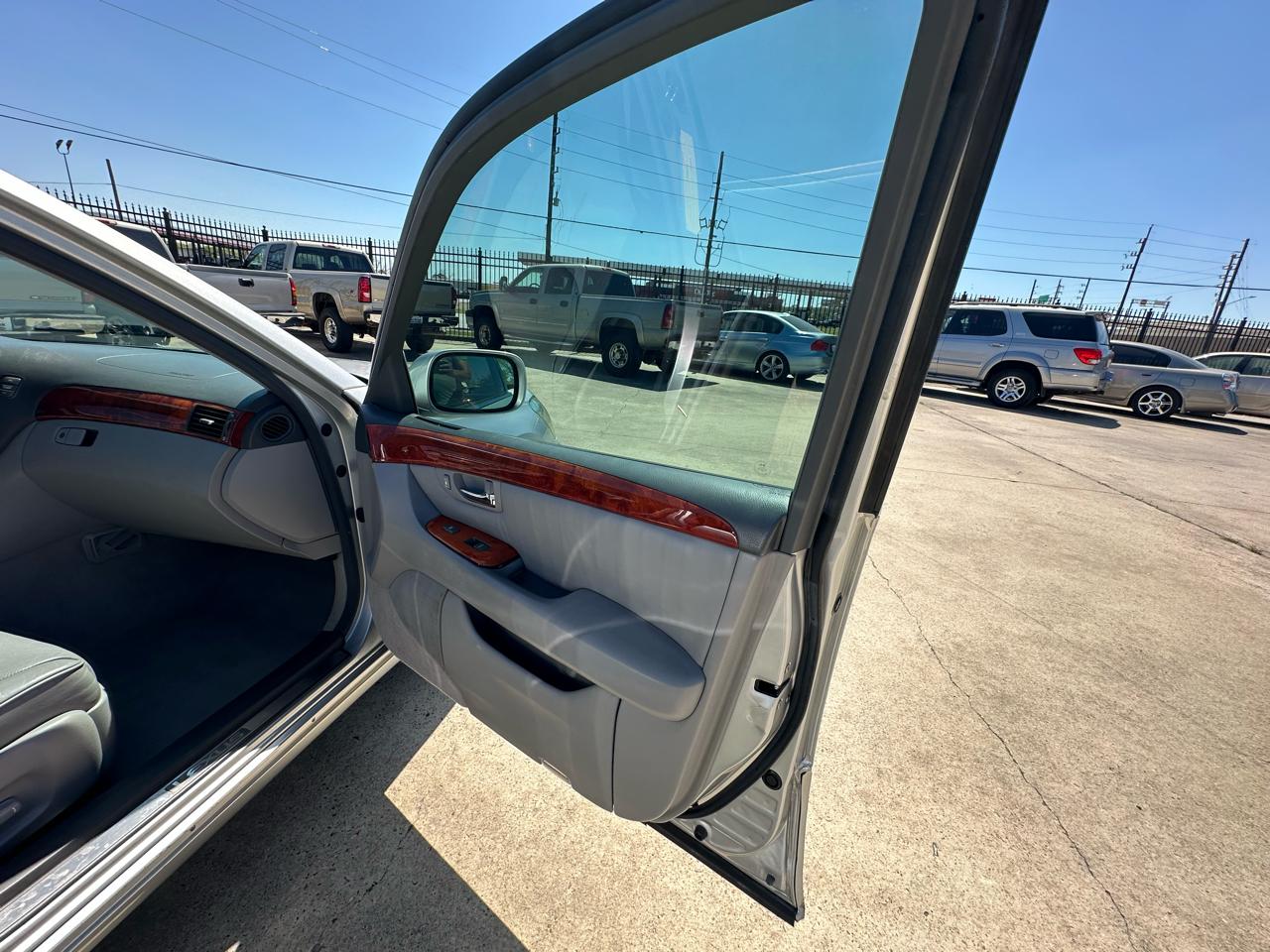 Lexus LS 430 Sedan 2004