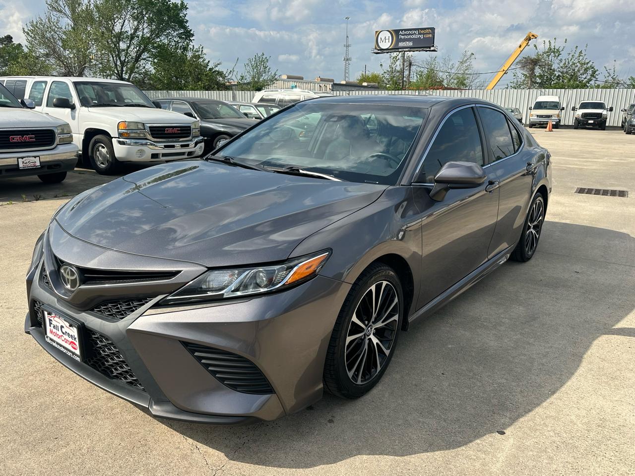 Toyota Camry SE 2019