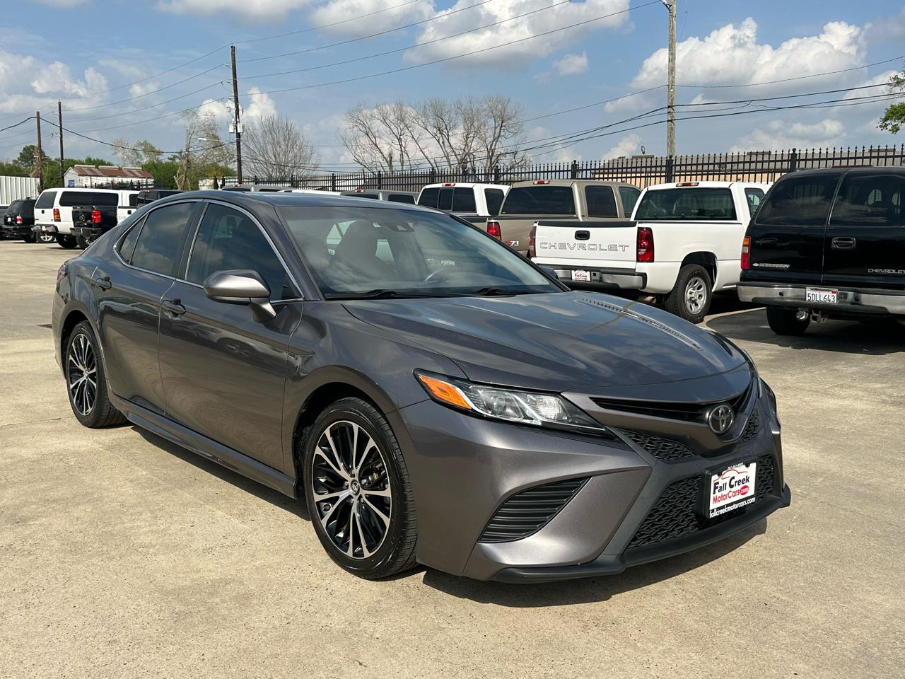Toyota Camry SE 2019